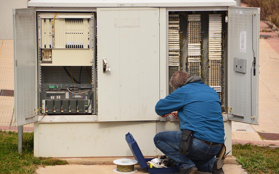 technicien électricien Plaisir